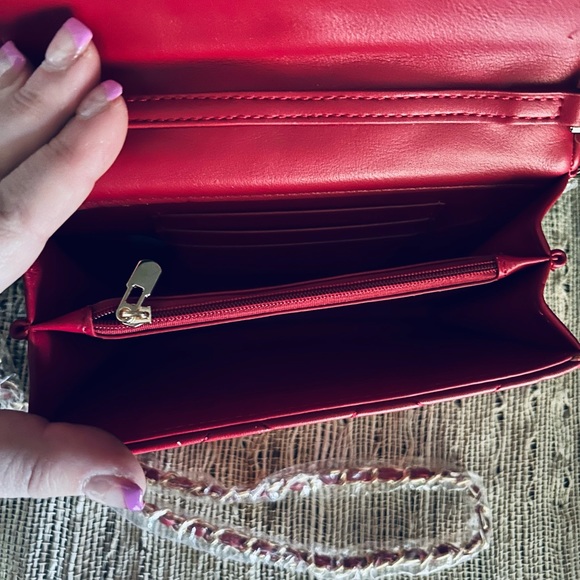 Red quilted leather crossbody - Picture 2 of 5